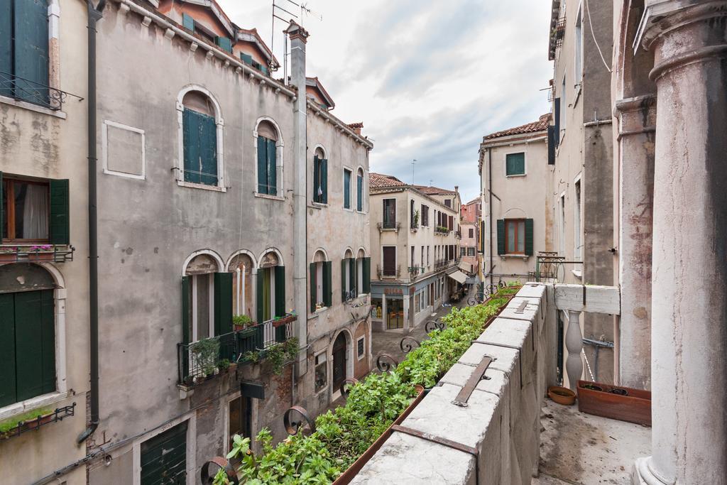 Appartamento Dei Frari Venice Bilik gambar